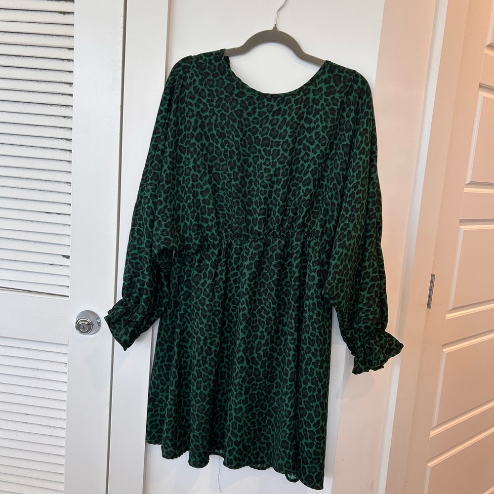 Elegant Green Leopard Print Long Sleeve Dress